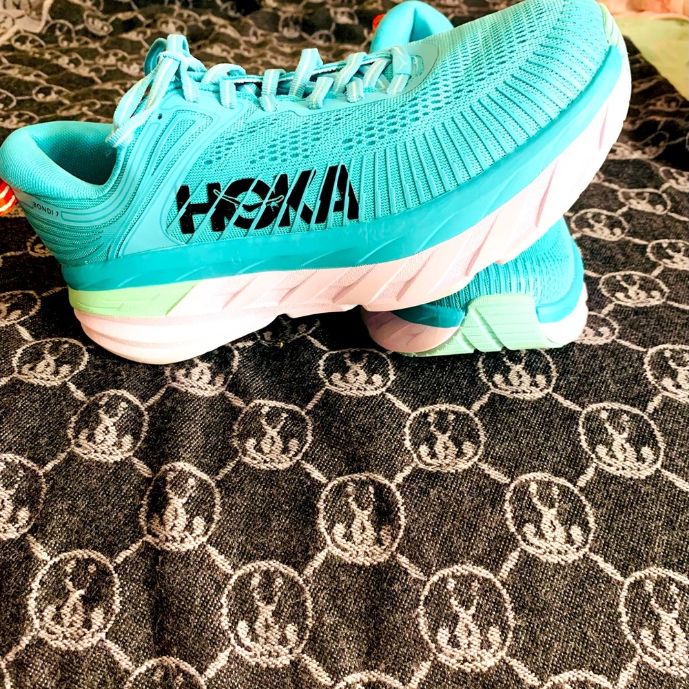 Hoka One One, Bondi 7, size 8D.